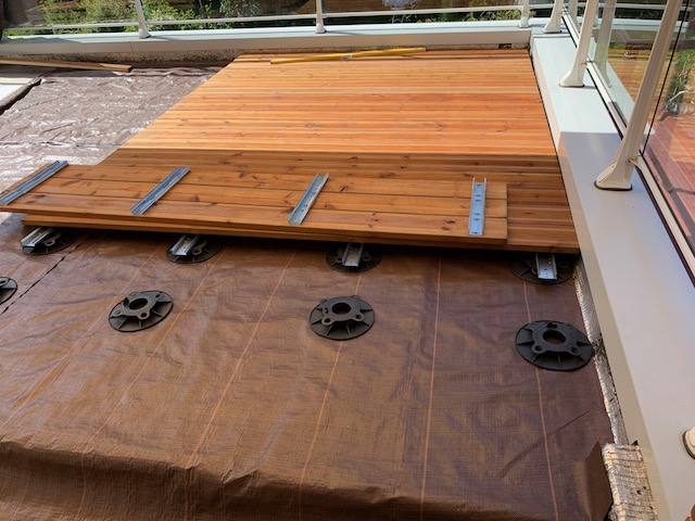 Terrasse en bois balcon sur plots