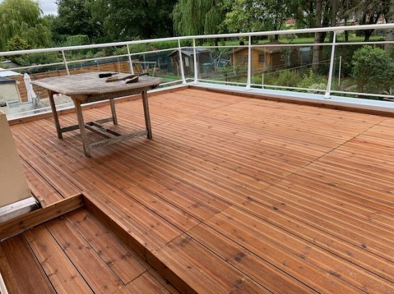 Aménagement d&rsquo;un toit terrasse bois avec KitTerrasse sur plots