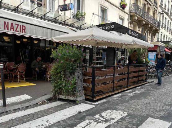 De Parking à Paradis : Création d’une Terrasse Urbaine à Montmartre