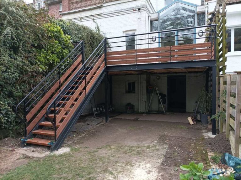 Terrasse modulaire pour un particulier dans un chassis en ferronnerie P0
