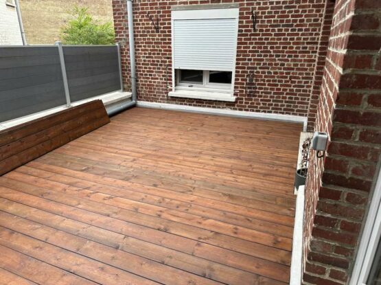 Transformation Urbaine : Installation de KitTerrasse Pro sur un Toit en Béton