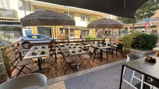 Terrasse modulaire sur-mesure pour restaurant – Vallauris